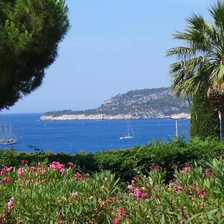 Les Trois Oliviers A *