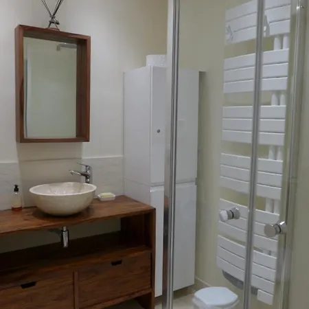 Les Trois Oliviers A شقة *